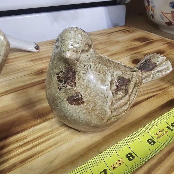 Pair Of (2) Vintage Ceramic Bird Figurines In Faux Stone Design - Picture 3 of 5